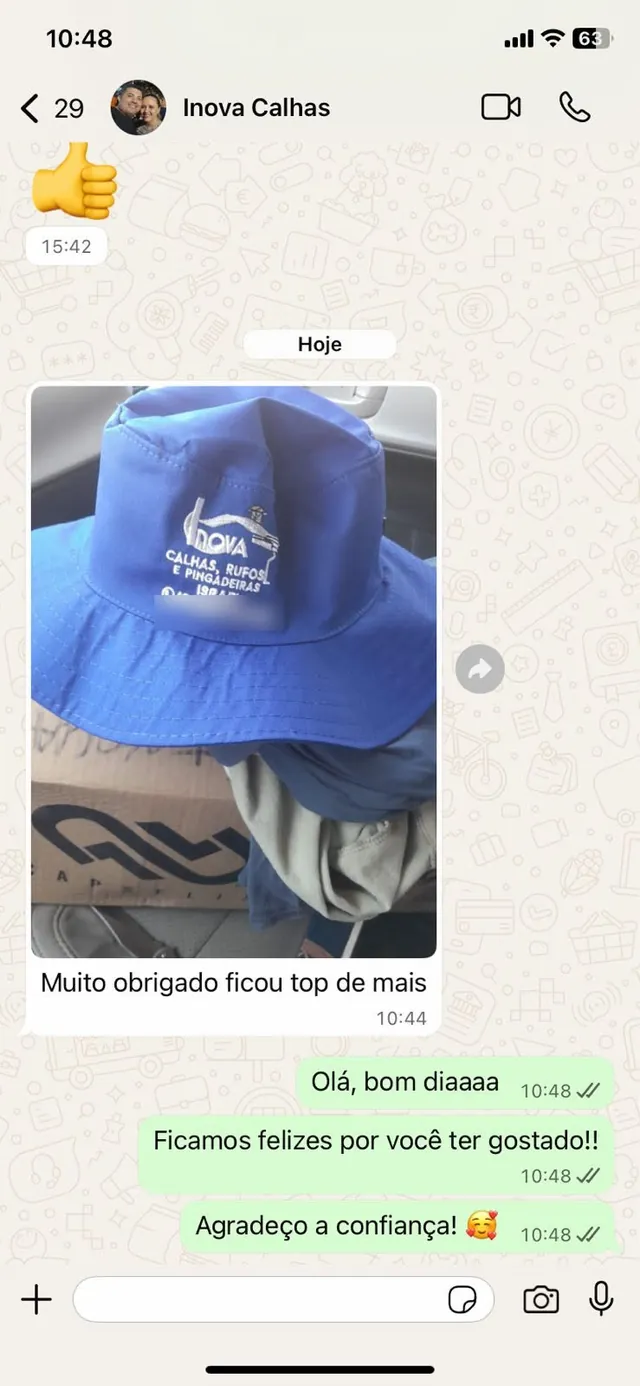 Conversa de cliente no WhatsApp elogiando o pedido